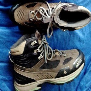 Boots Women's Gortex Vasque size 8 Waterproof hiking snowmobile Kenosha